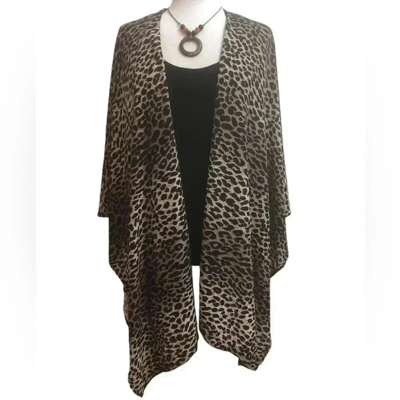 Steve Madden Leopard Printed Shawl Wrap Fashionable Open Front Poncho Cape - Picture 1 of 6